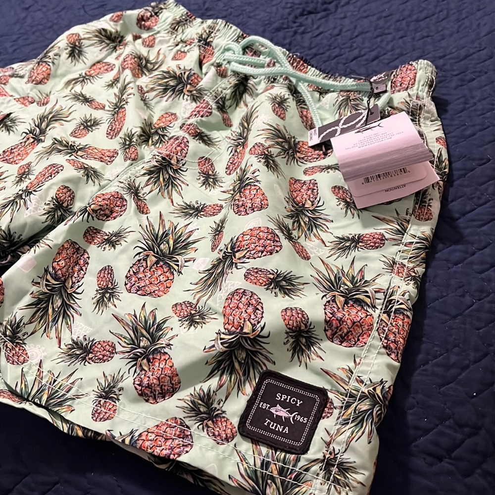 Pinapple swim trunks, Spicy Tuna
